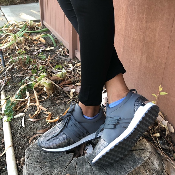 LAST ONE ♥️ GRAY METALLIC LACE SNEAKERS - Picture 4 of 7